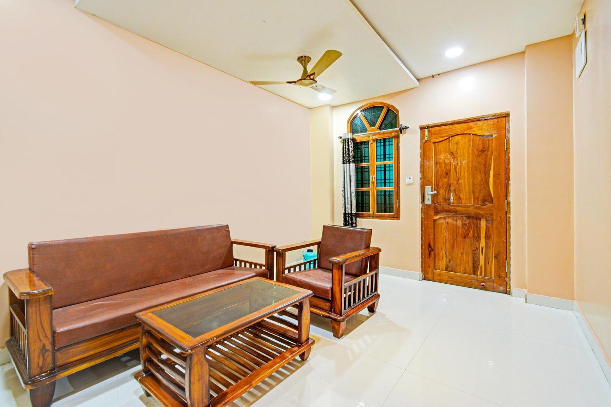 Super Townhouse Mancherial Mancheral Екстер'єр фото