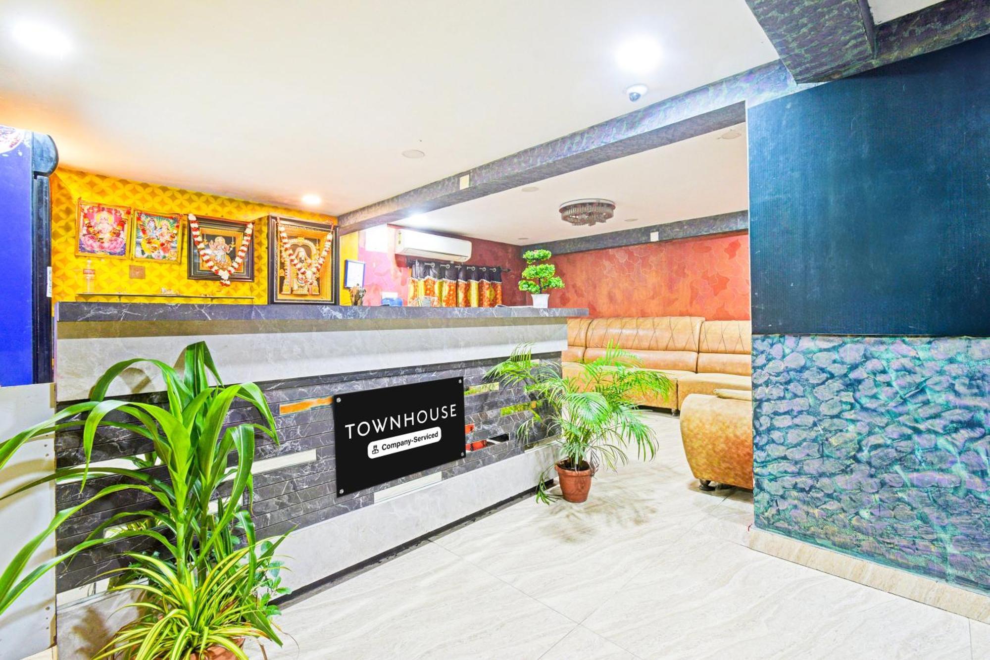 Super Townhouse Mancherial Mancheral Екстер'єр фото